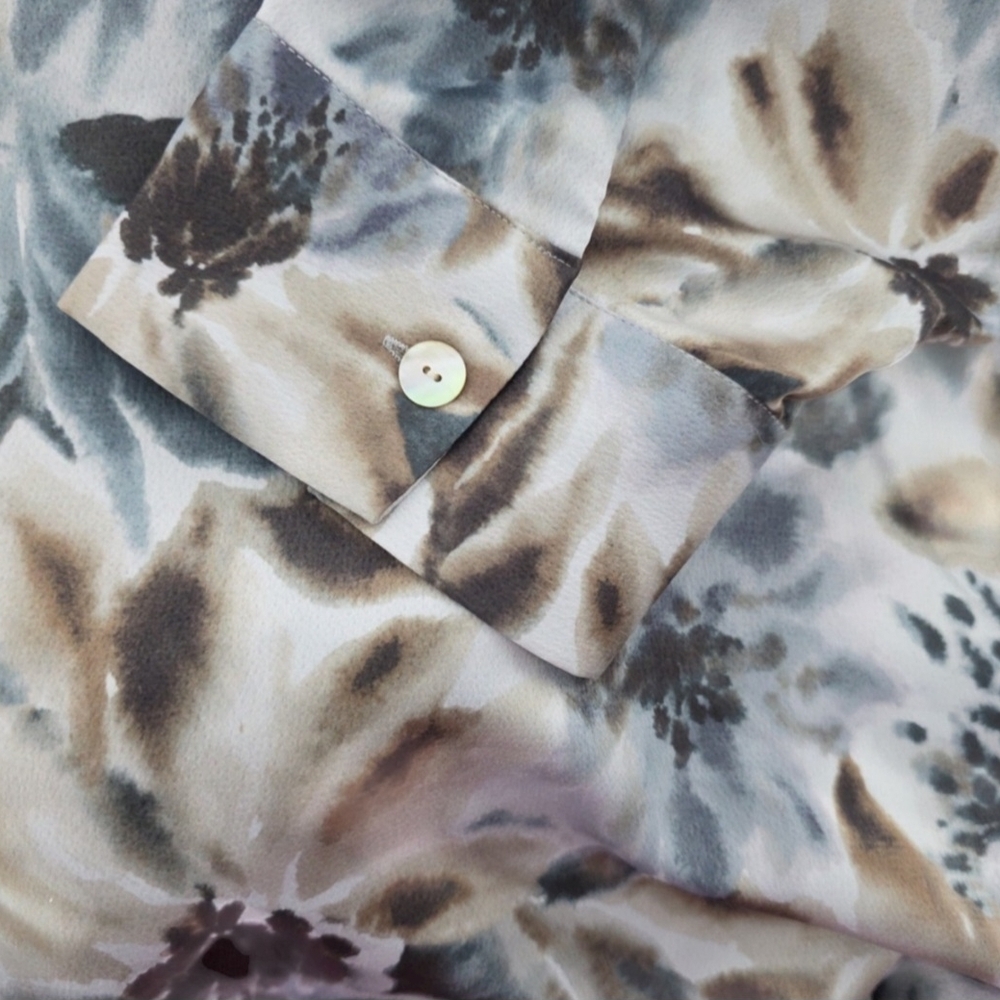 MarlaWynne Floral Gray Blouse - Picture 4 of 8